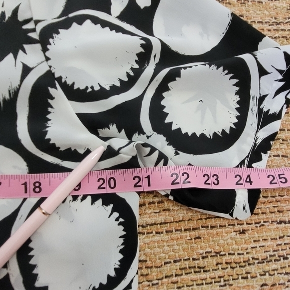 VINTAGE Satin Abstract Print Blouse - Picture 4 of 11